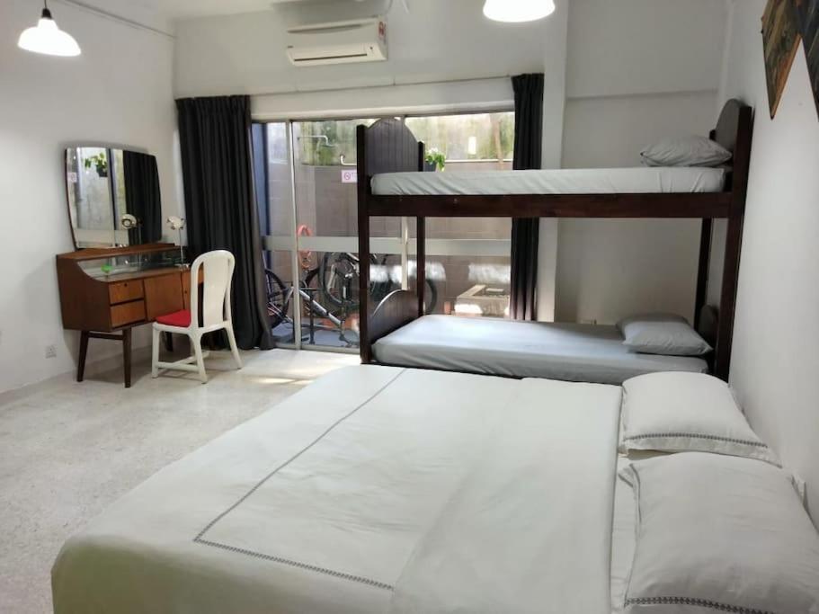 Knocknock 70s - Jonker Parking 5r4b 10-18pax * Malacca