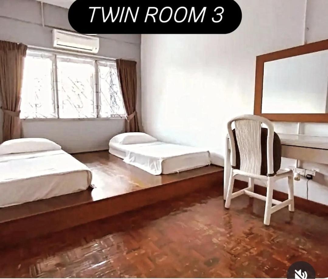 Holiday home Knocknock 70s - Jonker Parking 5r4b 10-18pax Malacca